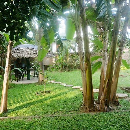 Waterway Garden Villa โปลอนนารูวา ภายนอก รูปภาพ
