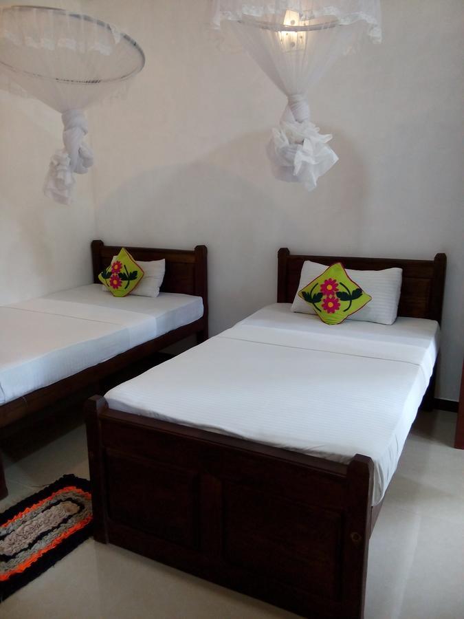 Waterway Garden Villa โปลอนนารูวา ภายนอก รูปภาพ