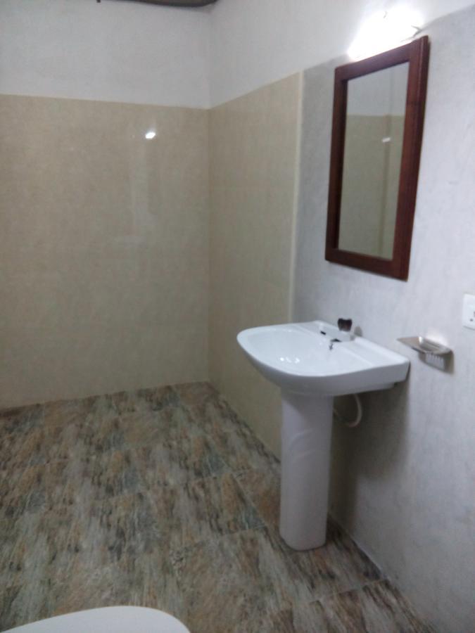 Waterway Garden Villa โปลอนนารูวา ภายนอก รูปภาพ