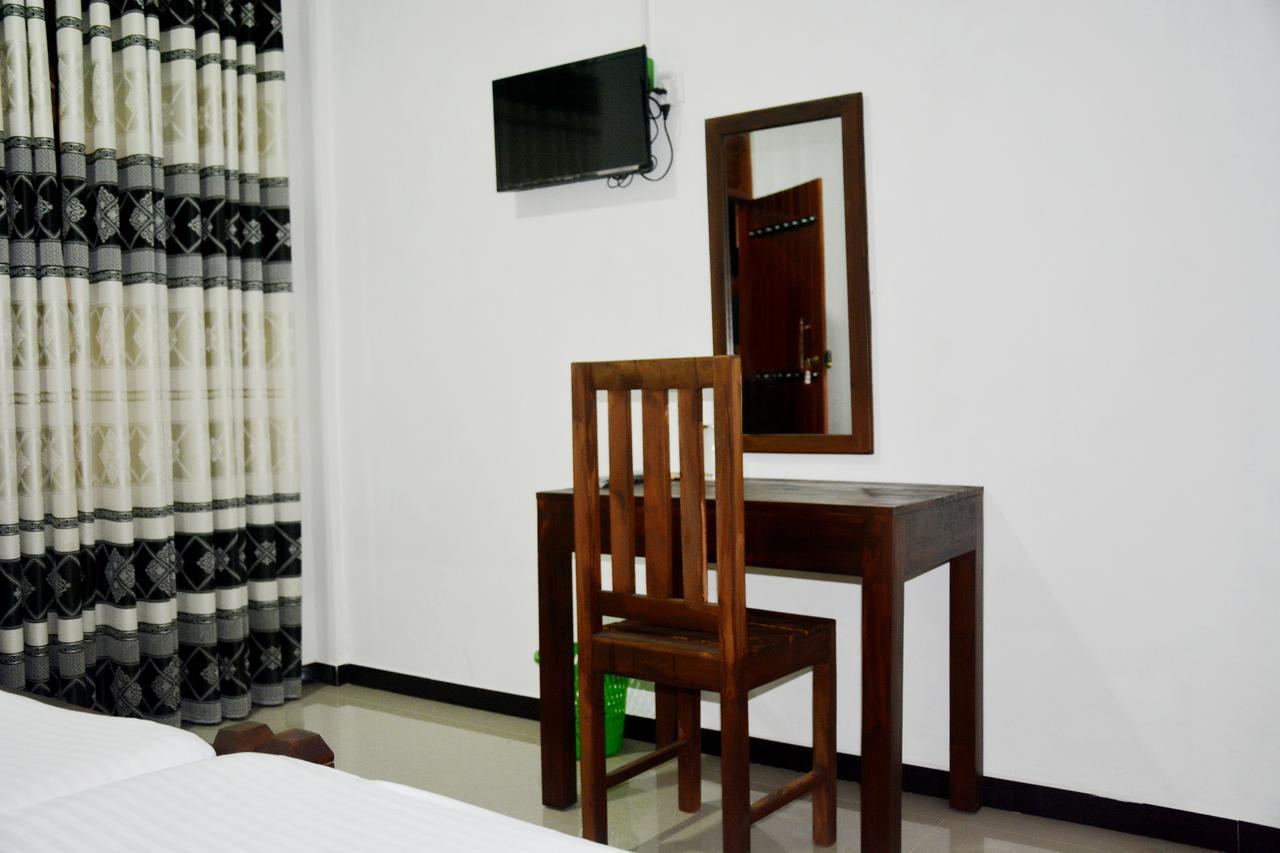 Waterway Garden Villa โปลอนนารูวา ภายนอก รูปภาพ