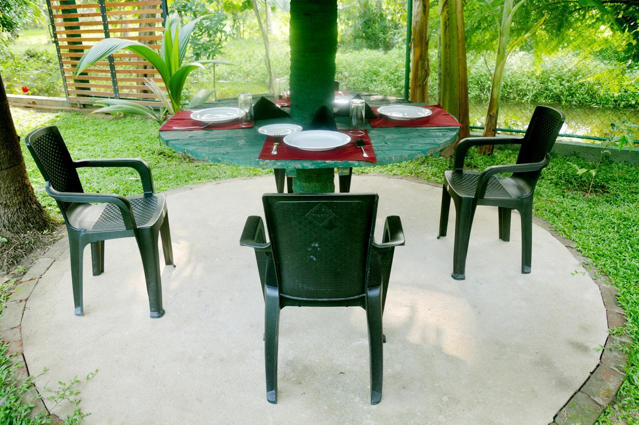 Waterway Garden Villa โปลอนนารูวา ภายนอก รูปภาพ