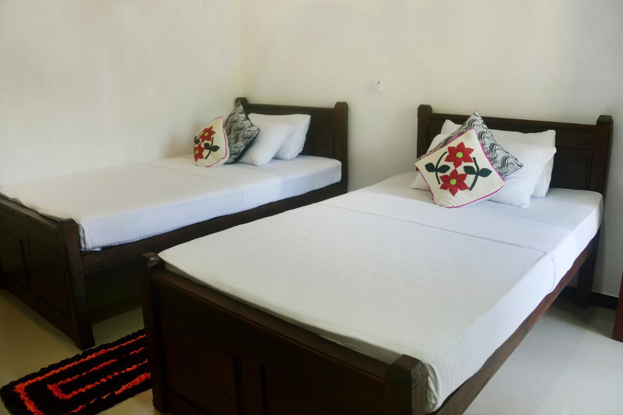 Waterway Garden Villa โปลอนนารูวา ภายนอก รูปภาพ