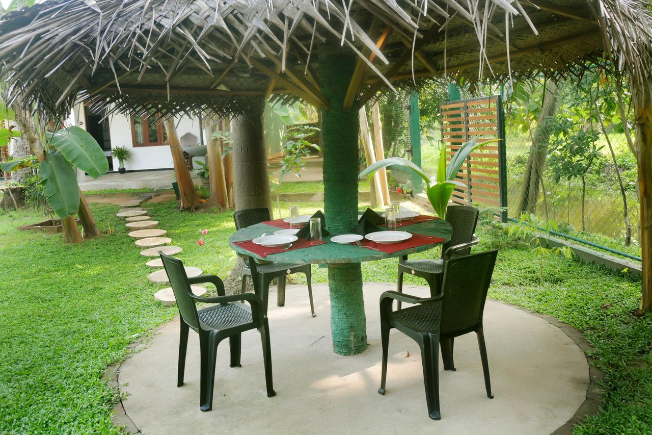 Waterway Garden Villa โปลอนนารูวา ภายนอก รูปภาพ