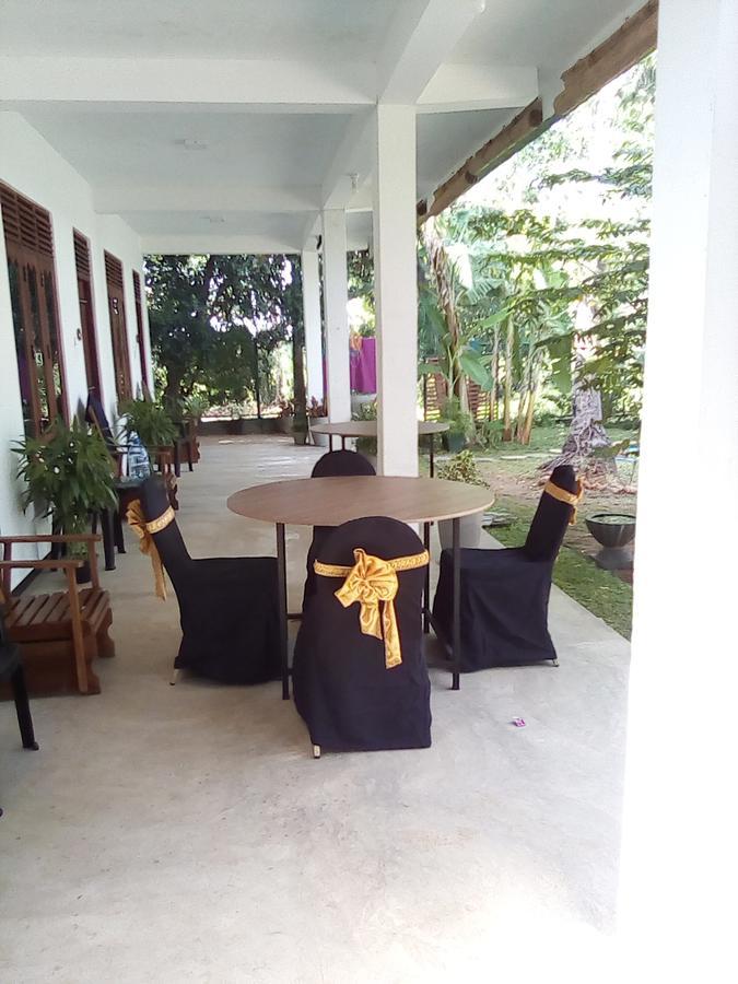 Waterway Garden Villa โปลอนนารูวา ภายนอก รูปภาพ