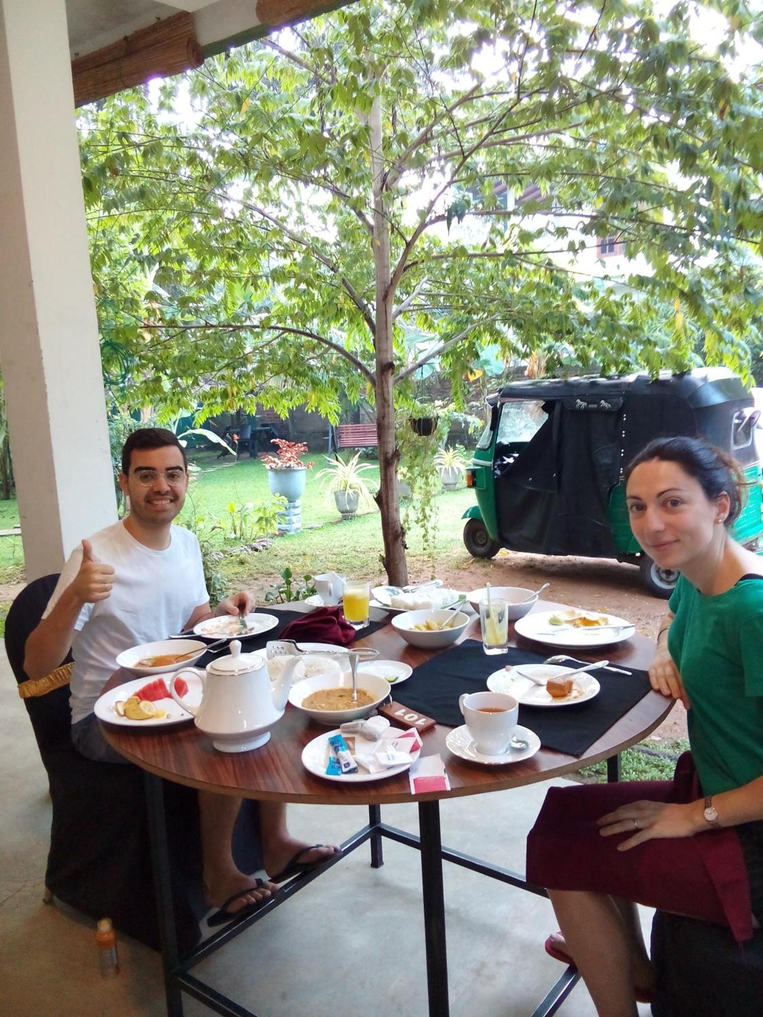 Waterway Garden Villa โปลอนนารูวา ภายนอก รูปภาพ